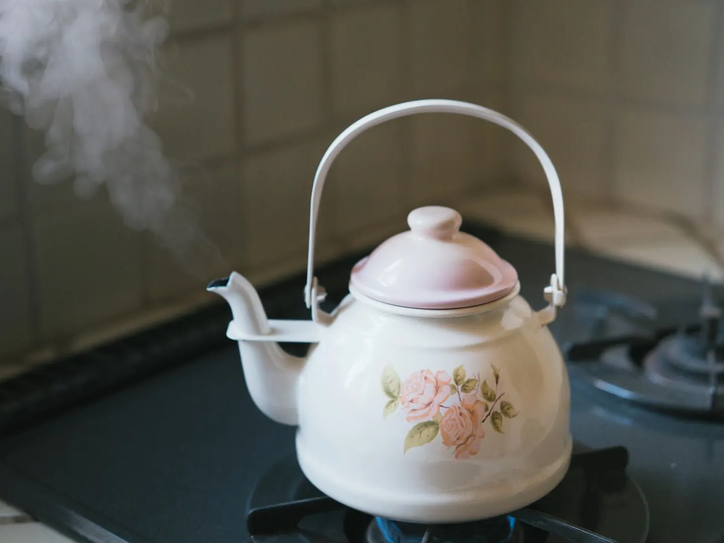 imane(イマン) - 仕入れ、卸ならグッズ