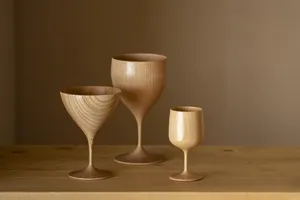 伝統的工芸品天然秋田杉のワイングラス