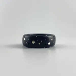 ドットのようにサファイヤをセットしたシンプルなデザインリングK18YG  