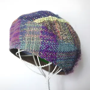 手織り布の3段ベレー帽子 | さをり織り ※受注生産 - 仕入れ、卸ならグッズ