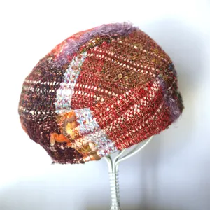 手織り布の3段ベレー帽子 | さをり織り ※受注生産 - 仕入れ、卸ならグッズ