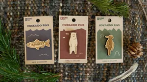 HOKKAIDO PINS】北海道の木製ピンバッジ クマゲラ 木製ピンバッジ