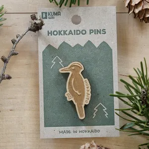 HOKKAIDO PINS】北海道の木製ピンバッジ クマゲラ 木製ピンバッジ